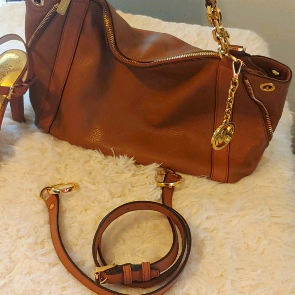 Large authentic Michael Kors purse!